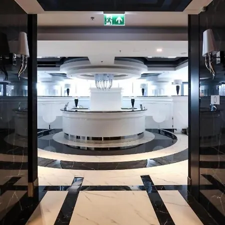 Hanza Tower Luxury - 24 Sauna & Jacuzii & Pool Appartamento Stettino