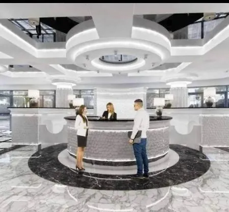 Hanza Tower Luxury - 24 Sauna & Jacuzii & Pool Appartamento
